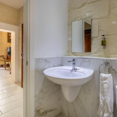 Konukevi 7 At Palazzo Seraphim Boutique Living In St Julians 3*