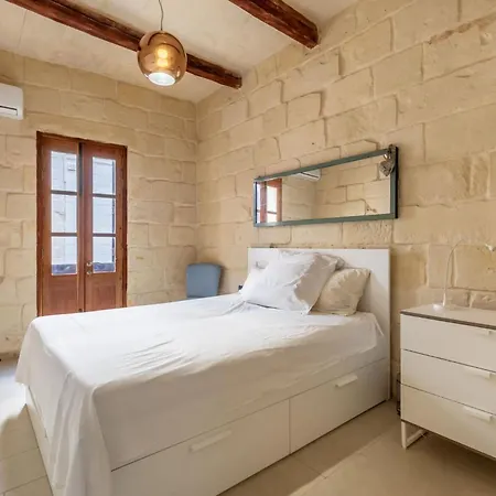 Gasthof 7 At Palazzo Seraphim Boutique Living In St Julians San Ġiljan